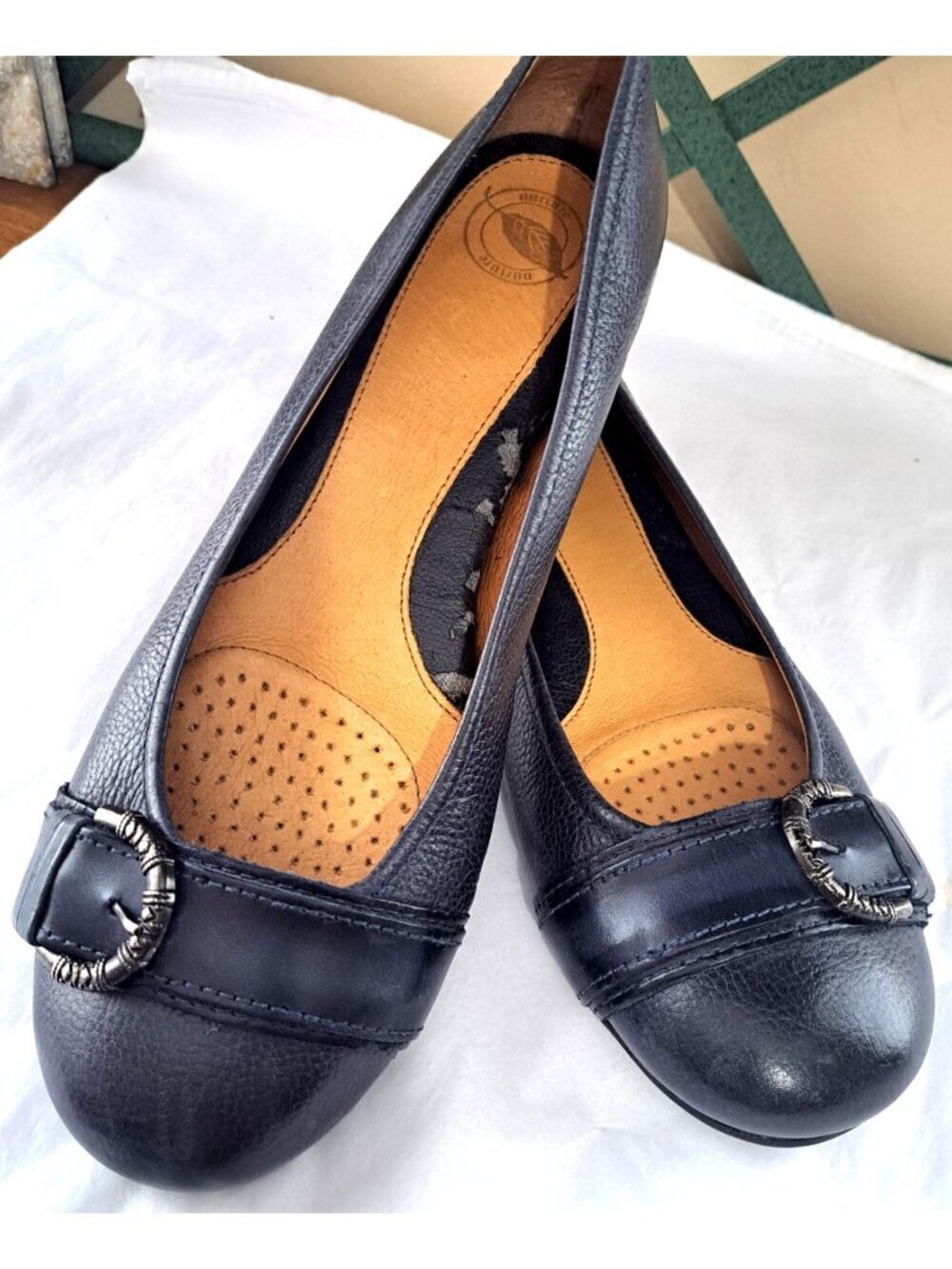 NURTURE Women's 9.5M LARK Blue Ballet Flats Leather Uppers Linings Cushioned